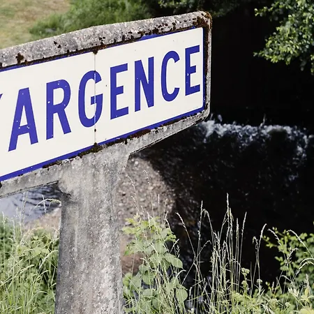 מלון Logis Restaurant L'argence Sainte-Genevieve-sur-Argence