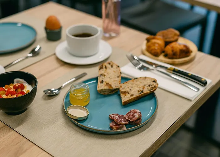 Logis Restaurant L'argence 3* Sainte-Genevieve-sur-Argence